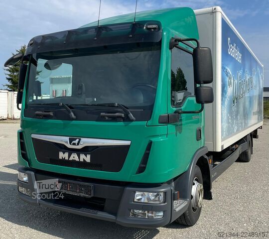 Sandučar kamion MAN TGL 12.250 Koffer Ladebordwand BÄR Navi