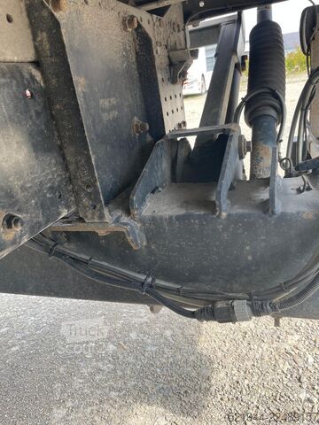Sandučar kamion MAN TGL 12.250 Koffer Ladebordwand BÄR Navi