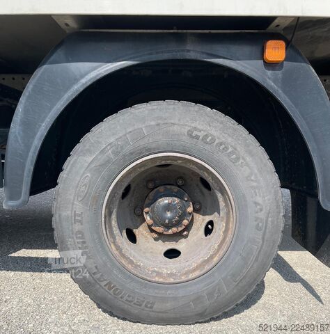 Sandučar kamion MAN TGL 12.250 Koffer Ladebordwand BÄR Navi