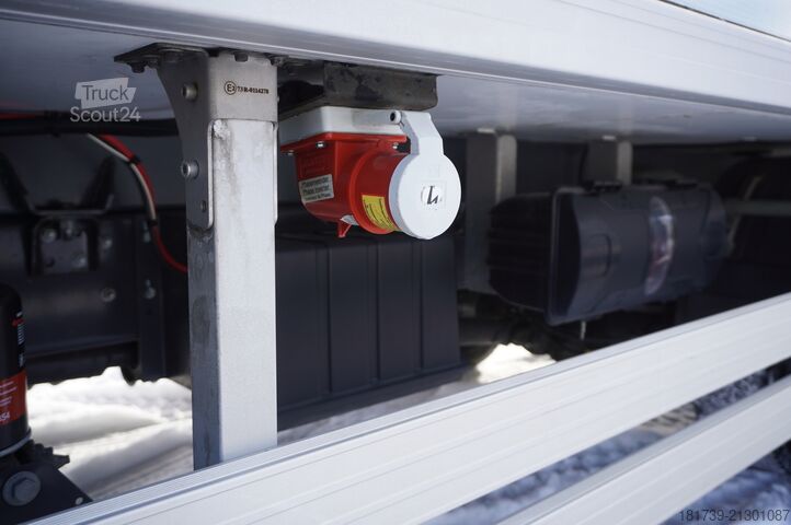 Chłodnia Bitemperatura Renault D210 12T / Bitemperature / 90 tho. km/