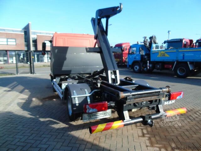 Containertransport (haakarmsysteem) MAN TGL 8.150 + EURO 6