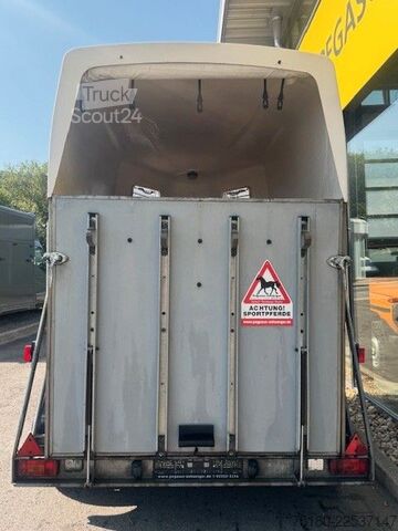 Pferdeanhänger HUMBAUR HP 2000 2 Pferdanhänger Holz/Poly 2t.
