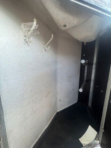 Pferdeanhänger BÖCKMANN P11 2 Pferdeanhänger Holz/ Plane Sattelkammer 2t