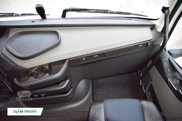 Standardowy ciągnik siodłowy VOLVO FH 460 Globetrotter XL Varios i-Save