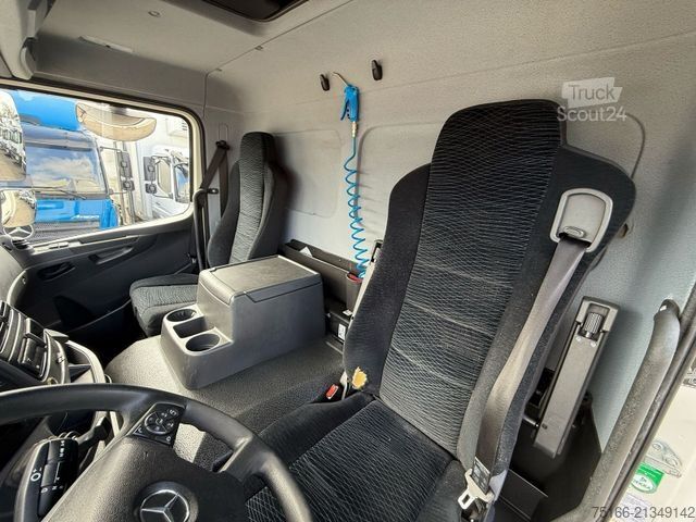 Vrachtwagen met bakwagen MERCEDES-BENZ ATEGO 1524 L Koffer 6,1 m LBW BÄR 1,5 T*NL 7,9 T