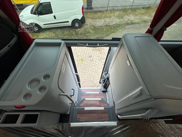 Tūrisma autobuss MAN Lions Coach R08 63 Sitze 3-Achsen 13.8m