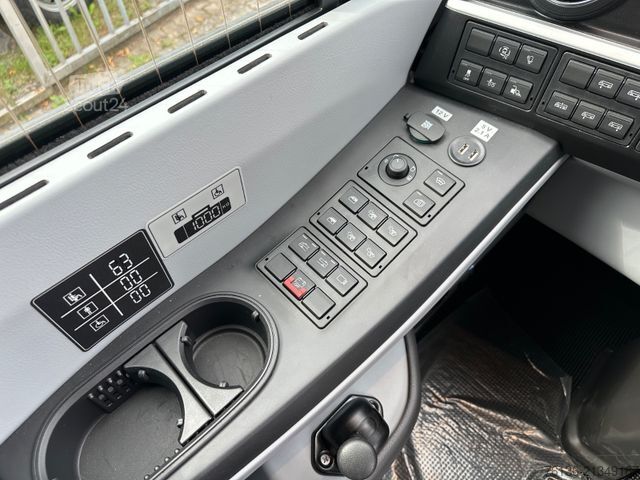 Tūrisma autobuss MAN Lions Coach R08 63 Sitze 3-Achsen 13.8m