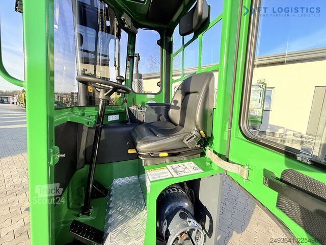 Dört yollu forklift Combilift C4000 GAS TRIPLEX 6900 FREE-LIFT CABIN