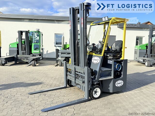 Dört yollu forklift Combilift CB2500 GAS TRIPLEX 6000 FREE-LIFT