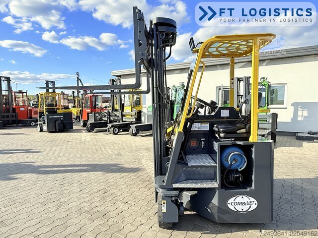 Dört yollu forklift Combilift CB2500 GAS TRIPLEX 6000 FREE-LIFT