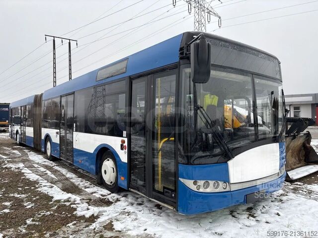 Autocarro articulado Solaris Urbino