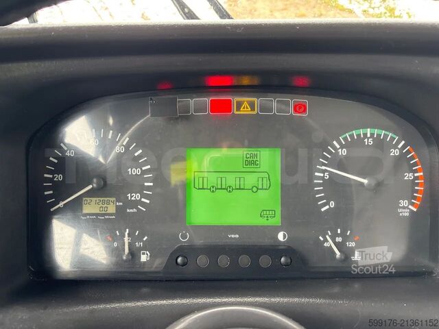 Autocarro articulado Solaris Urbino