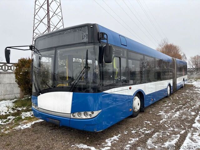 Autocarro articulado Solaris Urbino