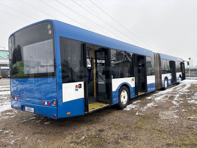 Autocarro articulado Solaris Urbino