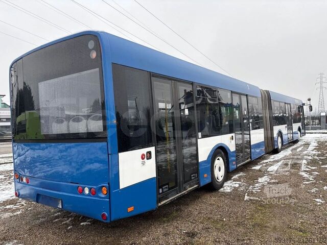 Autocarro articulado Solaris Urbino