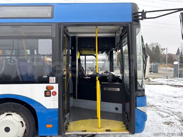 Autocarro articulado Solaris Urbino