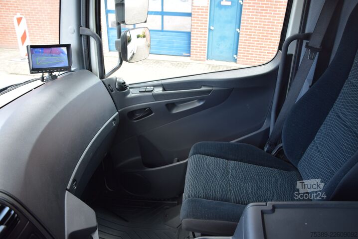 Furgão fechado Mercedes-Benz Atego II  818 Koffer LBW 1500KGAutomatik Tempo