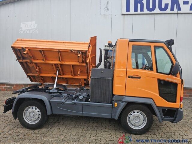 Furgoneta de caja alta Multicar M 31 C 4x4 3S. Kipper + Kommunalplatte + 2x AHK