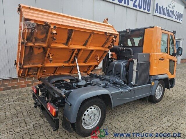 Furgoneta de caja alta Multicar M 31 C 4x4 3S. Kipper + Kommunalplatte + 2x AHK