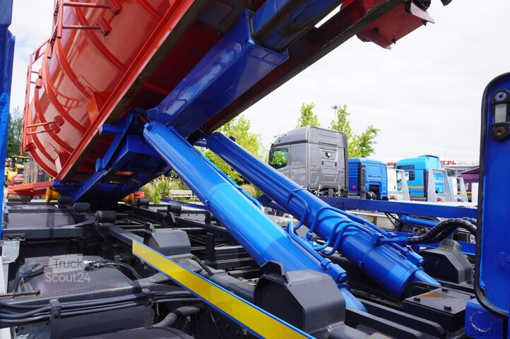 عربة النضح MAN TGS 35.400 8x4 E5 / HYVA HOOK LIFT 32.56