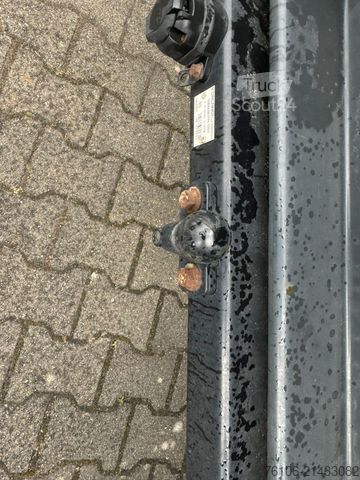 Transporter mit Koffer IVECO Daily 70C15 Koffer *Klima*Ahk*