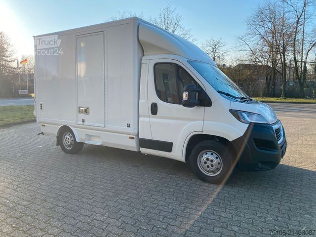 Transporter mit Koffer PEUGEOT Boxer Koffer 335 L2 BlueHDi 130 *Ladebordwand*