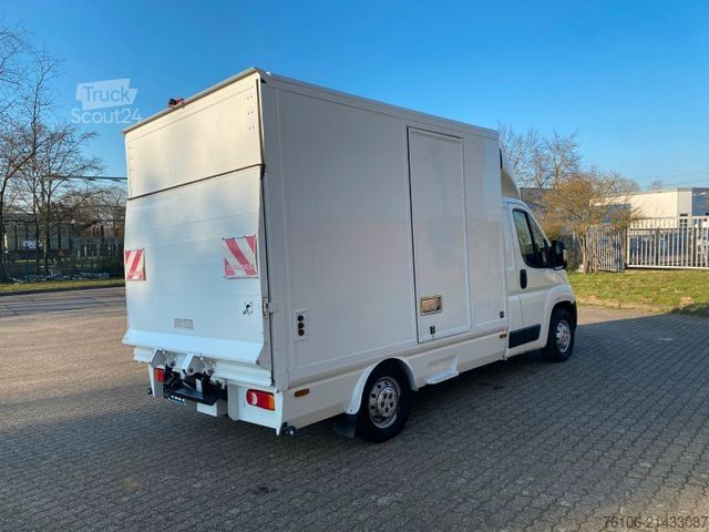 Transporter mit Koffer PEUGEOT Boxer Koffer 335 L2 BlueHDi 130 *Ladebordwand*