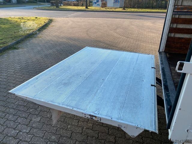 Transporter mit Koffer PEUGEOT Boxer Koffer 335 L2 BlueHDi 130 *Ladebordwand*