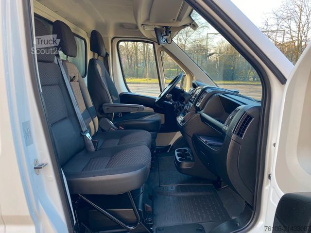 Transporter mit Koffer PEUGEOT Boxer Koffer 335 L2 BlueHDi 130 *Ladebordwand*