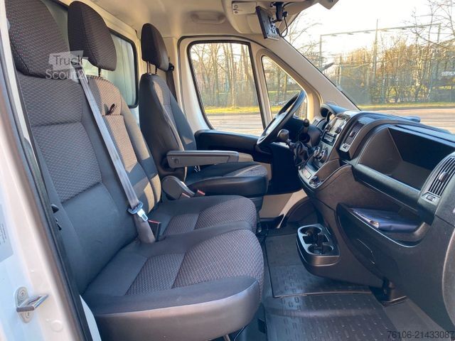 Transporter mit Koffer PEUGEOT Boxer Koffer 335 L2 BlueHDi 130 *Ladebordwand*