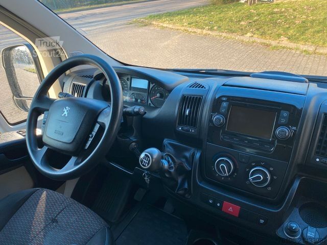 Transporter mit Koffer PEUGEOT Boxer Koffer 335 L2 BlueHDi 130 *Ladebordwand*