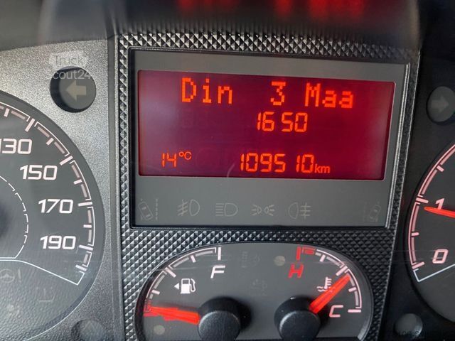 Transporter mit Koffer PEUGEOT Boxer Koffer 335 L2 BlueHDi 130 *Ladebordwand*