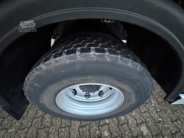 Hűtős teherautó DAF LF 16.260 Tiefkühlkoffer mit Ladebordwand