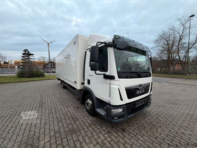 Vrachtwagen met bakwagen MAN TGL 8.190  Isolier Koffer mit Ladebordwand
