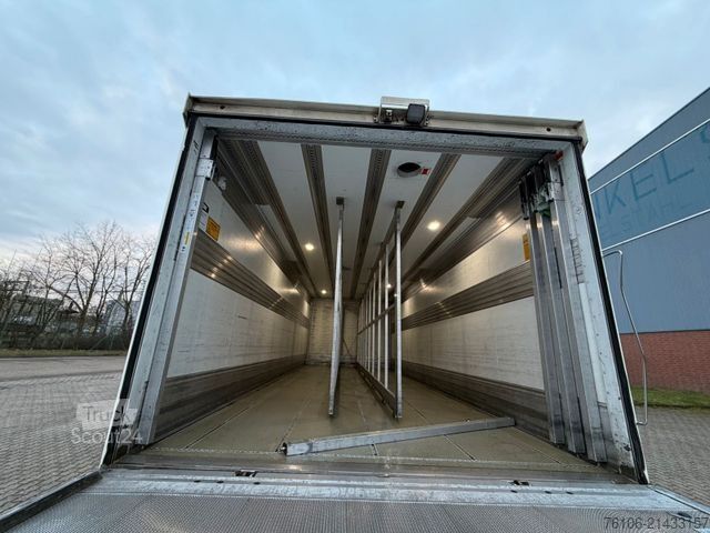 Vrachtwagen met bakwagen MAN TGL 8.190  Isolier Koffer mit Ladebordwand