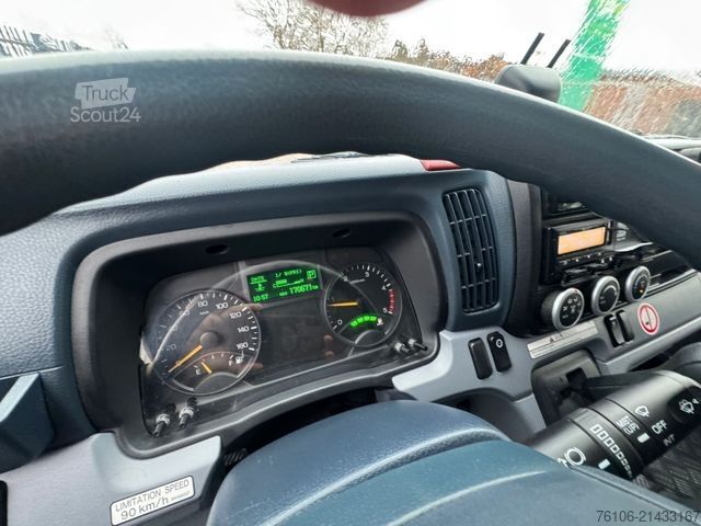 Dėžinis furgonas FUSO Canter 7C18 Koffer mit Ladebordwand *Klima*