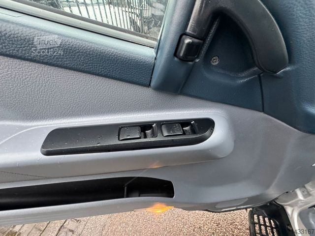 Dėžinis furgonas FUSO Canter 7C18 Koffer mit Ladebordwand *Klima*