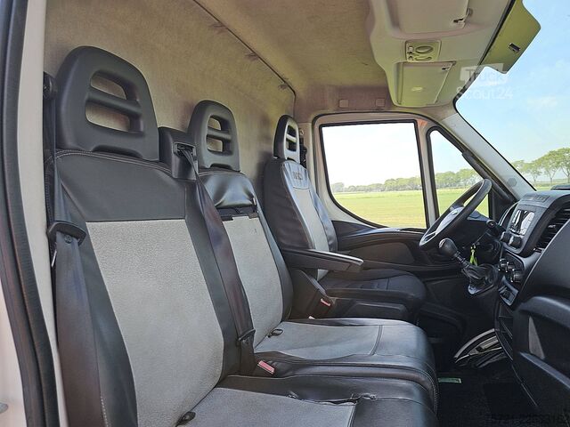 Kombi s vysokou střechou IVECO DAILY 35 C 18 3.0 L2H2