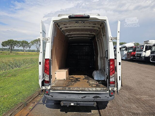 Kombi s vysokou střechou IVECO DAILY 35 C 18 3.0 L2H2