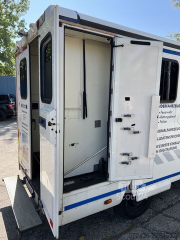 Кутиев фургон, бивш линейка / кемпер Mercedes-Benz Sprinter 322