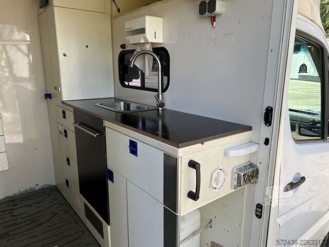 Кутиев фургон, бивш линейка / кемпер Mercedes-Benz Sprinter 322