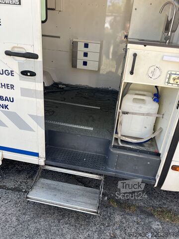 Кутиев фургон, бивш линейка / кемпер Mercedes-Benz Sprinter 322
