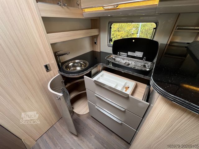 Camping-car semi-intégré BÜRSTNER Ixeo IT 680 G