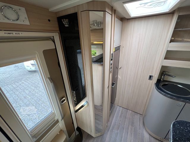 Camping-car semi-intégré BÜRSTNER Ixeo IT 680 G
