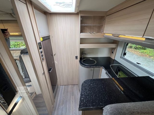 Camping-car semi-intégré BÜRSTNER Ixeo IT 680 G