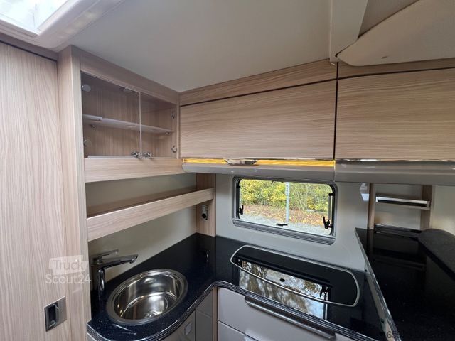 Camping-car semi-intégré BÜRSTNER Ixeo IT 680 G