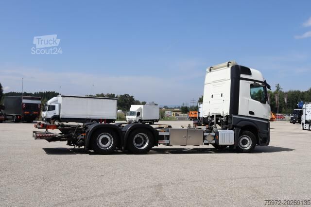 Φορτηγό εναλλασσόμενου αμαξώματος Mercedes-Benz Actros 2545 LL BDF Volumen Low Liner