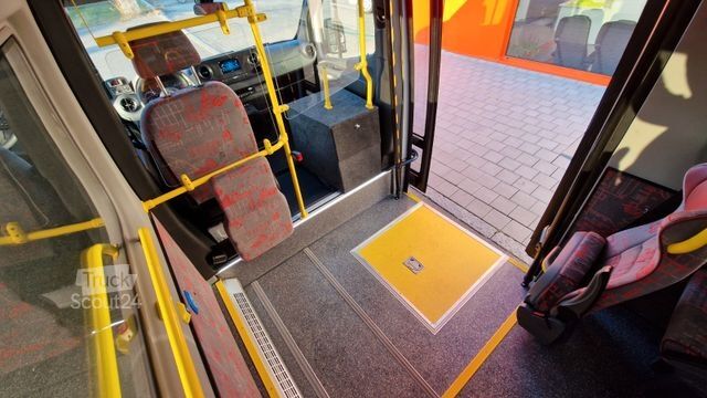City bus MERCEDES-BENZ 2 x Lagerfahrzeug Bürgerbus Niederflur 9 Sitze