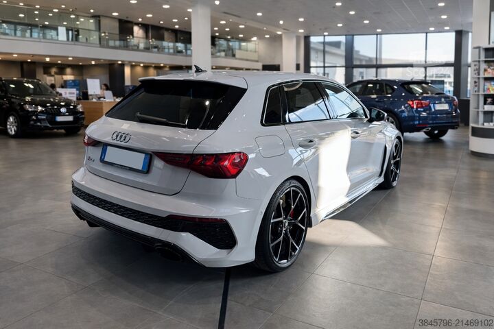 Automobilis AUDI RS3