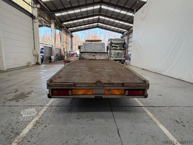 Bestelwagen autodrager Mercedes-Benz 1117 LAMMES-LAMMES / BLATT-BLATT